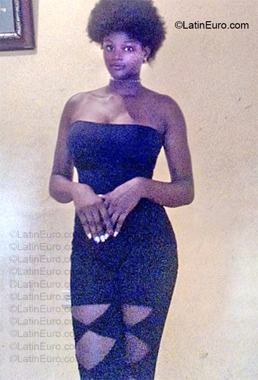 Date this passionate Dominican Republic girl Woodnia from Santo Domingo DO57159