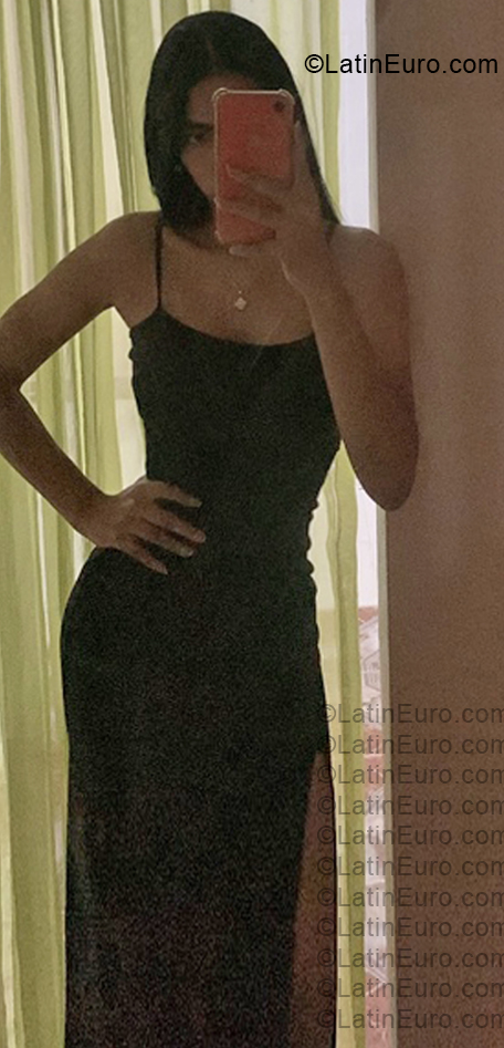 Date this hot Dominican Republic girl Nayelin from Duarte DO57218