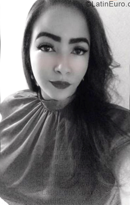 Date this delightful Dominican Republic girl Vic from Santo Domingo DO57225